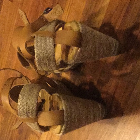 Sandals - Picture 2 of 7